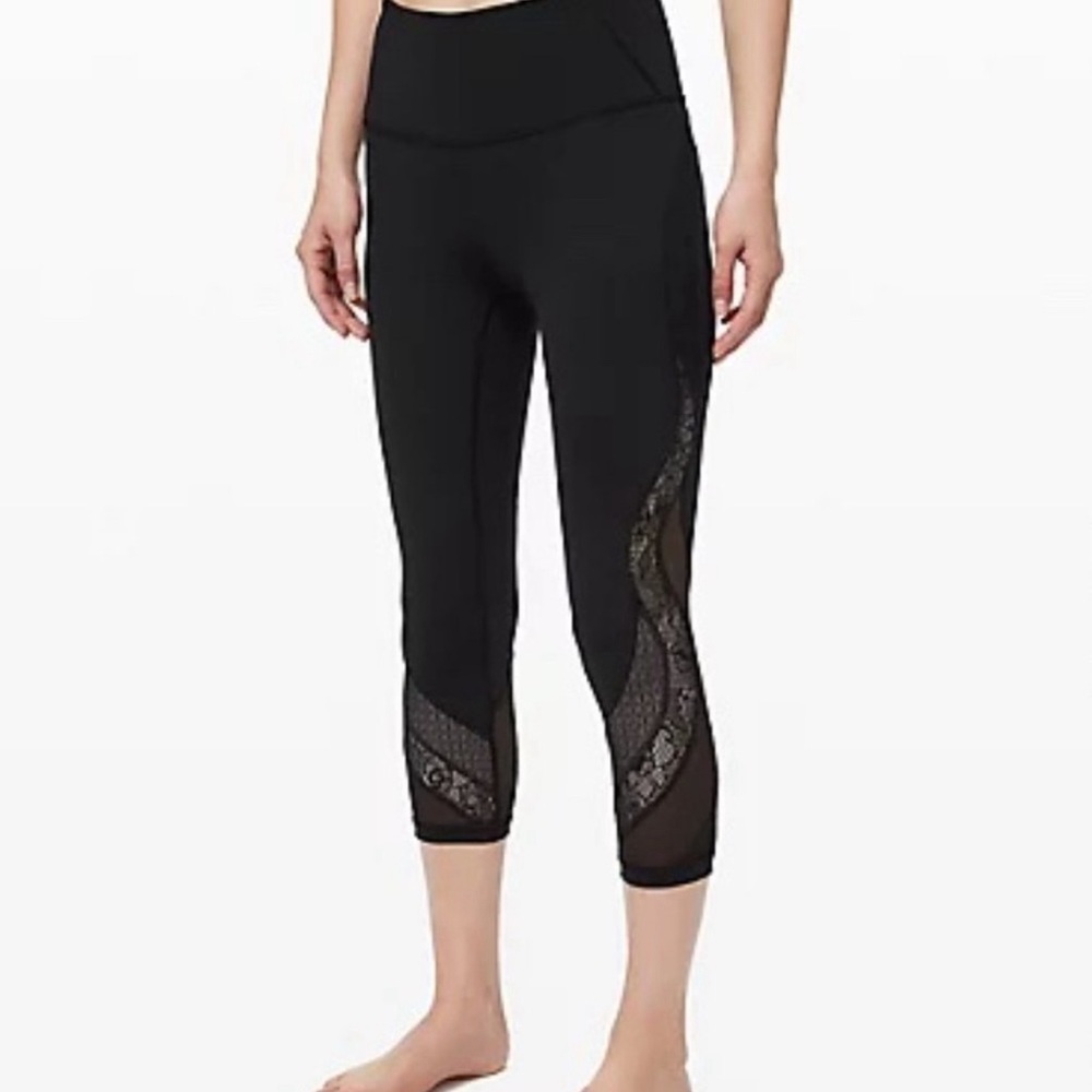 Lululemon Wunder Under Crop 21”  Size 6   *Black Lace